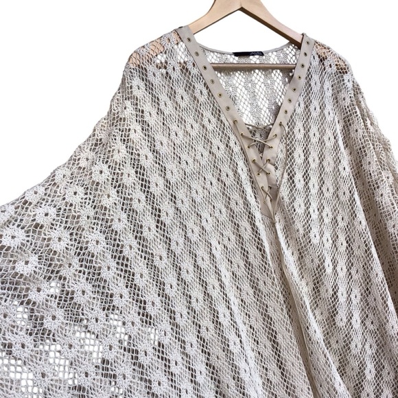 Ariella Boho Crochet Poncho NEW - Picture 4 of 5